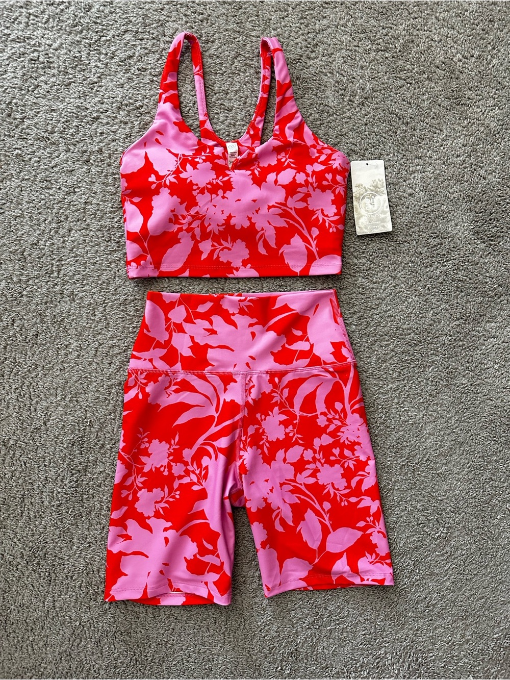 Red & Pink Floral Sports Bra Top & Bottom - Women's Active Crop & Bottom